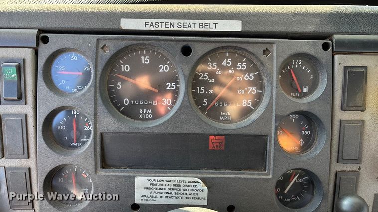 image for item EN5889 1999 Freightliner FL70 bucket truck