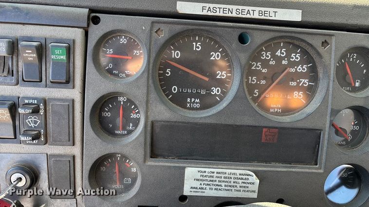 image for item EN5889 1999 Freightliner FL70 bucket truck