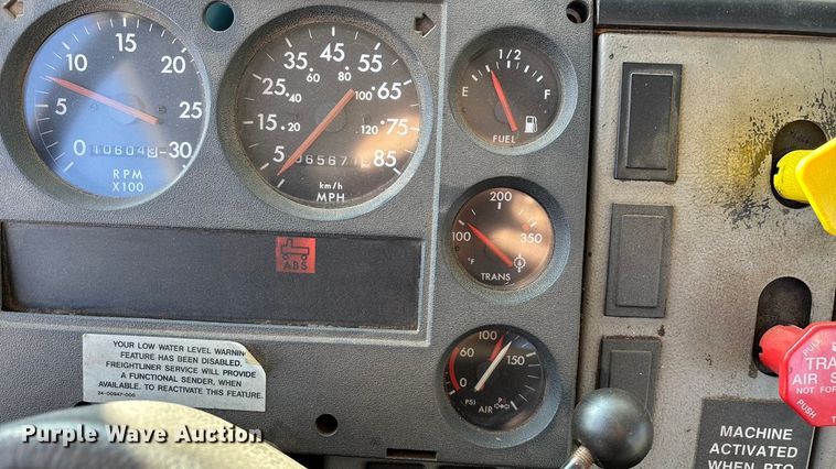 image for item EN5889 1999 Freightliner FL70 bucket truck