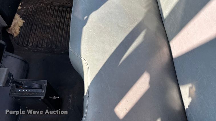 image for item EN5889 1999 Freightliner FL70 bucket truck