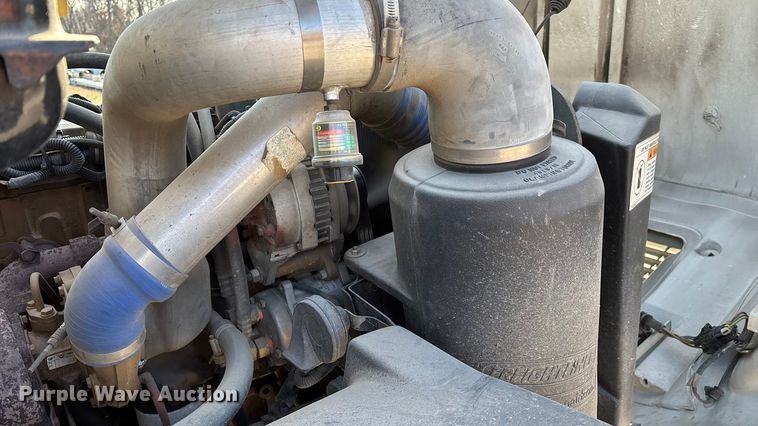 image for item EN5889 1999 Freightliner FL70 bucket truck