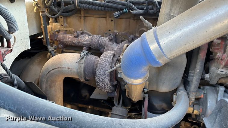 image for item EN5889 1999 Freightliner FL70 bucket truck