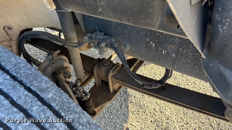 image for item EN5889 1999 Freightliner FL70 bucket truck