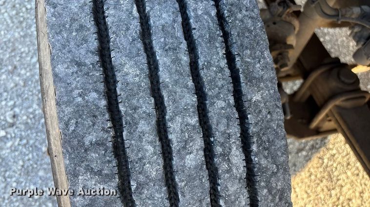 image for item EN5889 1999 Freightliner FL70 bucket truck