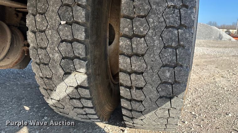 image for item EN5889 1999 Freightliner FL70 bucket truck