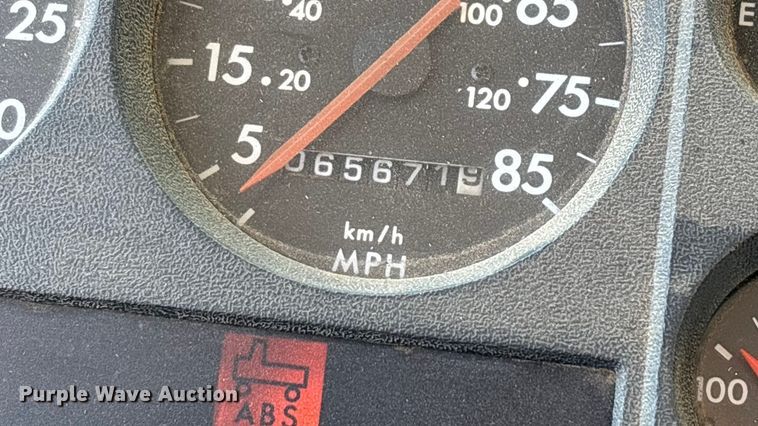 image for item EN5889 1999 Freightliner FL70 bucket truck