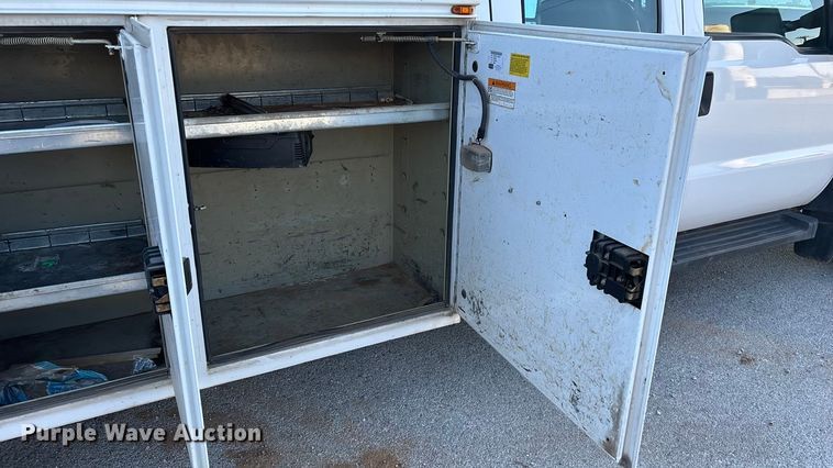 image for item EN5896 2012 Ford F450 utility / service truck