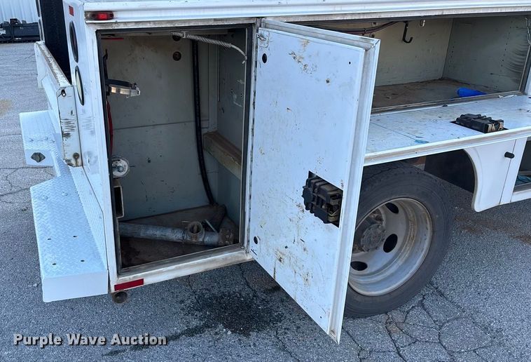 image for item EN5896 2012 Ford F450 utility / service truck