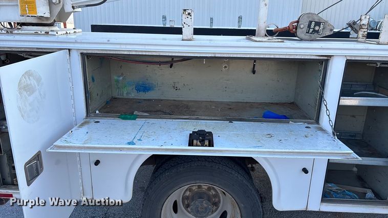 image for item EN5896 2012 Ford F450 utility / service truck