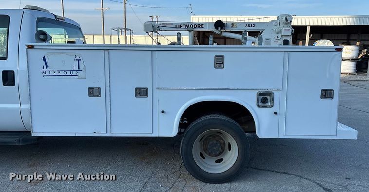 image for item EN5896 2012 Ford F450 utility / service truck