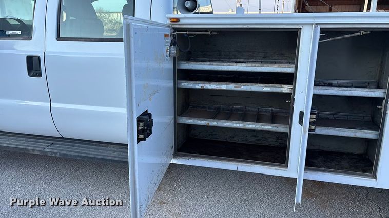 image for item EN5896 2012 Ford F450 utility / service truck