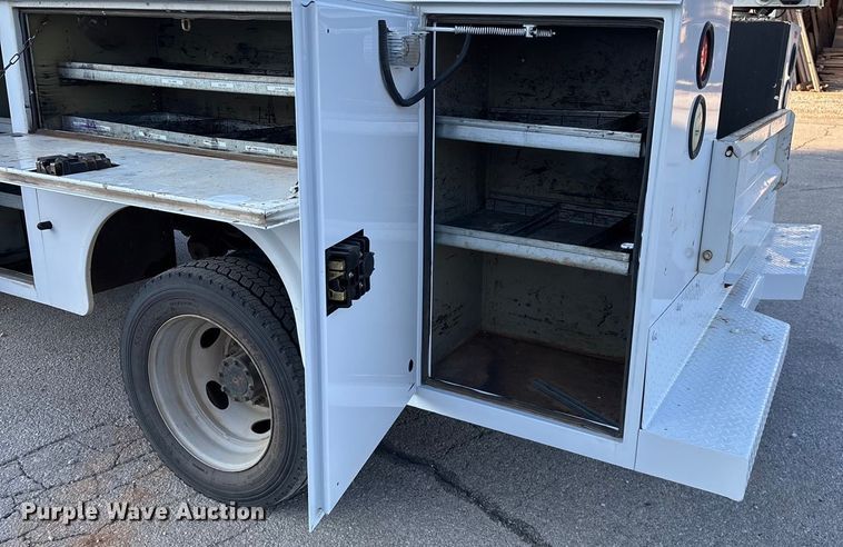 image for item EN5896 2012 Ford F450 utility / service truck