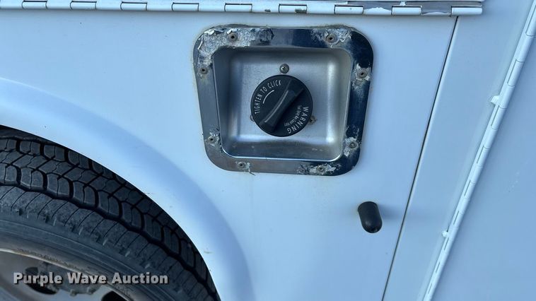 image for item EN5896 2012 Ford F450 utility / service truck