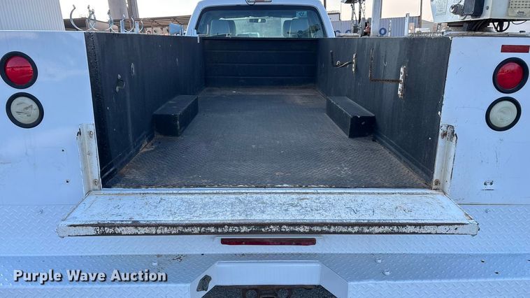 image for item EN5896 2012 Ford F450 utility / service truck