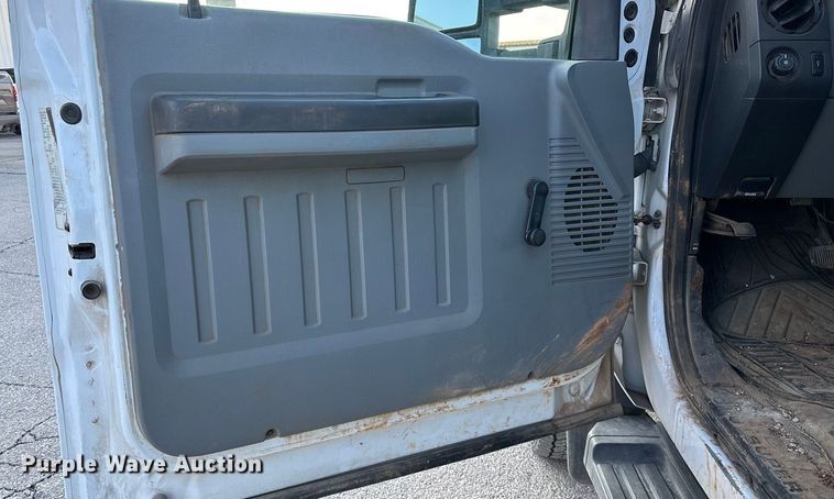 image for item EN5896 2012 Ford F450 utility / service truck