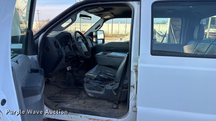 image for item EN5896 2012 Ford F450 utility / service truck