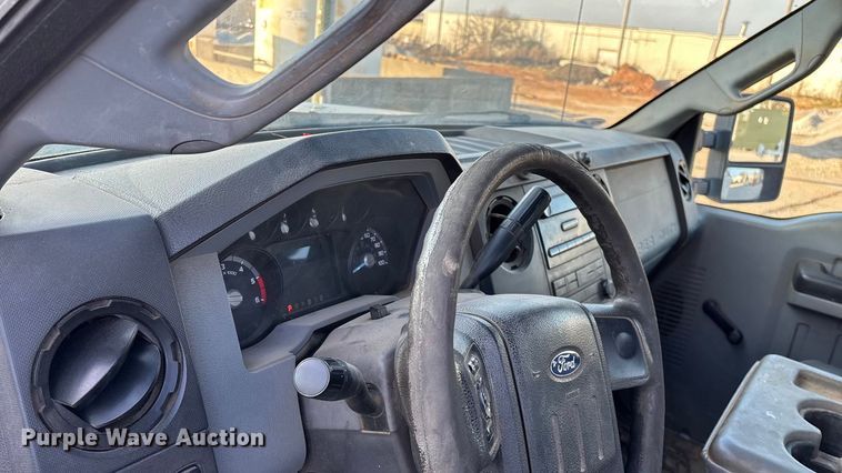 image for item EN5896 2012 Ford F450 utility / service truck