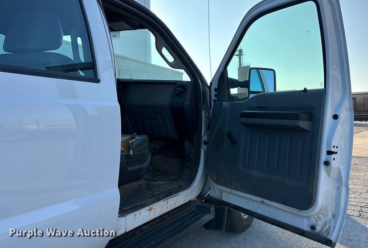 image for item EN5896 2012 Ford F450 utility / service truck