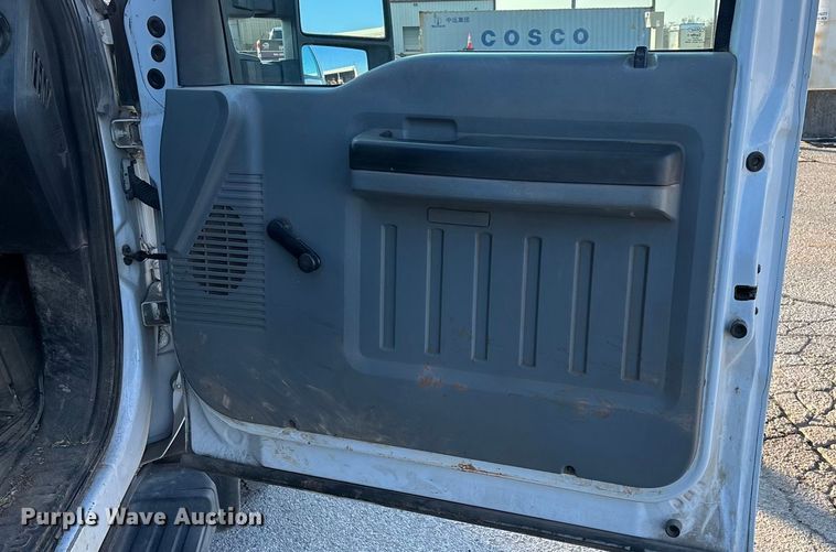 image for item EN5896 2012 Ford F450 utility / service truck