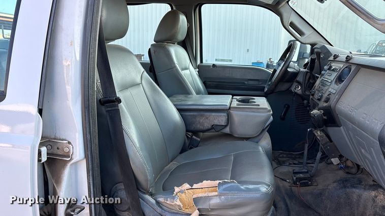 image for item EN5896 2012 Ford F450 utility / service truck