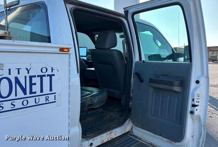 image for item EN5896 2012 Ford F450 utility / service truck