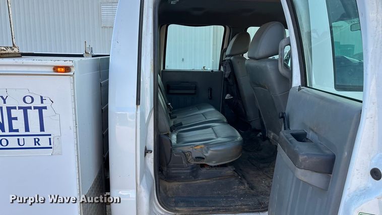 image for item EN5896 2012 Ford F450 utility / service truck