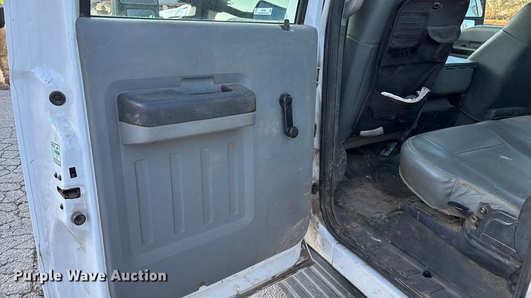 image for item EN5896 2012 Ford F450 utility / service truck