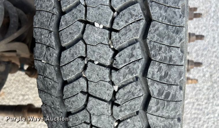 image for item EN5896 2012 Ford F450 utility / service truck