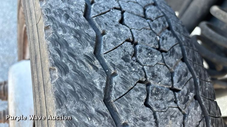 image for item EN5896 2012 Ford F450 utility / service truck