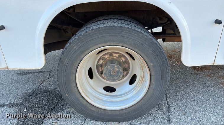 image for item EN5896 2012 Ford F450 utility / service truck