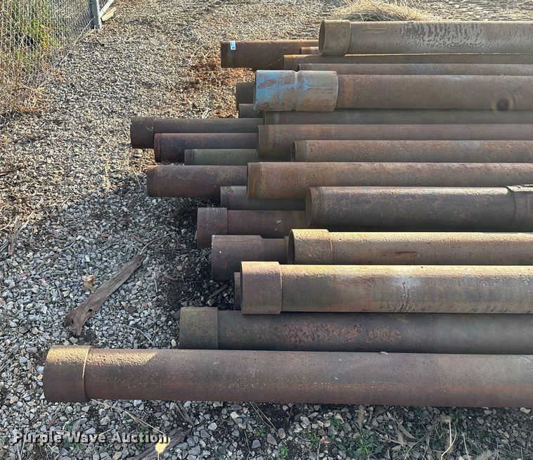 image for item EN5921 Approximately 34 pieces of pipe