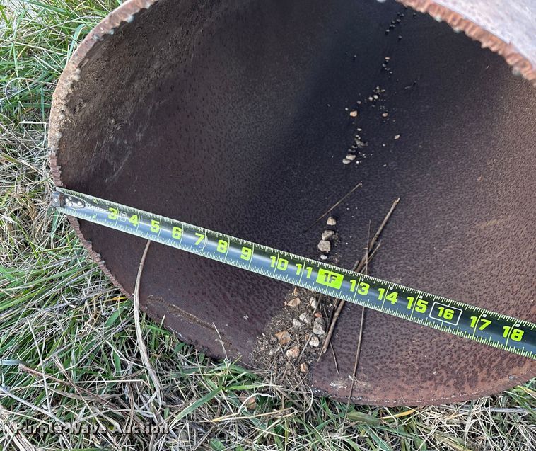 image for item EN5924 (2) pieces of pipe