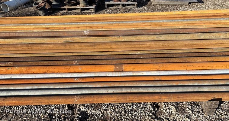 image for item EN5925 Approximately 54 pieces of pipe