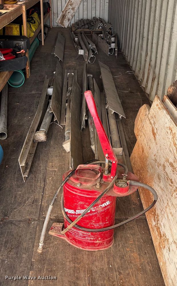 image for item EN5931 Speed Shore hydraulic shoring system