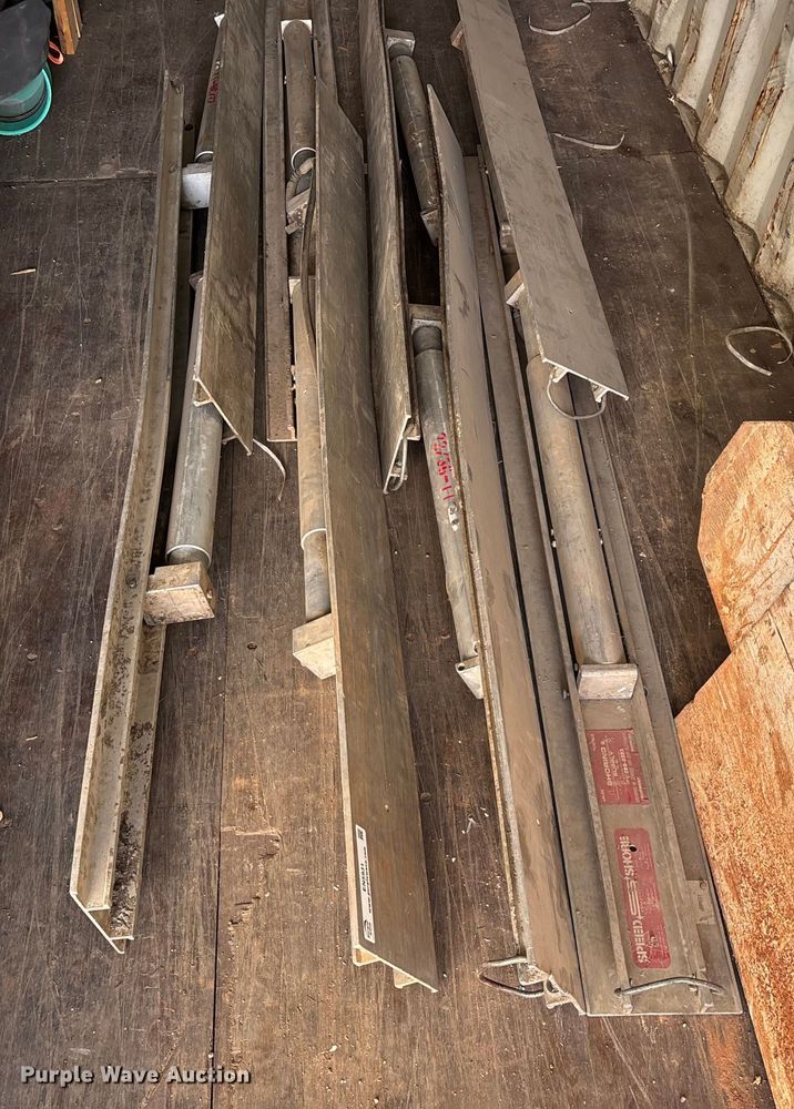 image for item EN5931 Speed Shore hydraulic shoring system