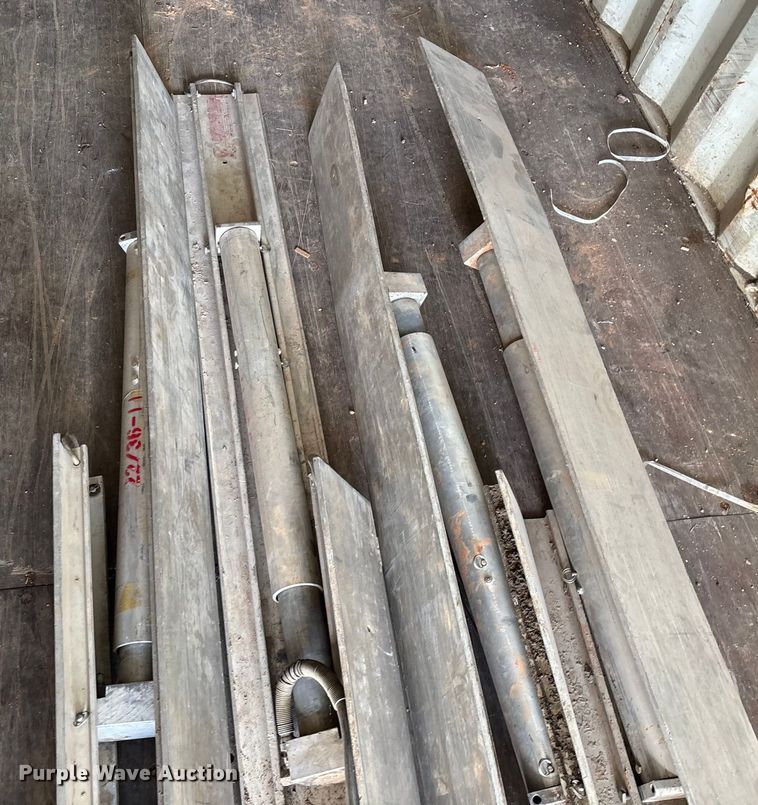 image for item EN5931 Speed Shore hydraulic shoring system