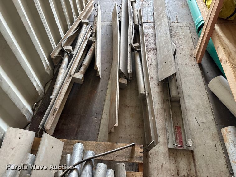 image for item EN5931 Speed Shore hydraulic shoring system