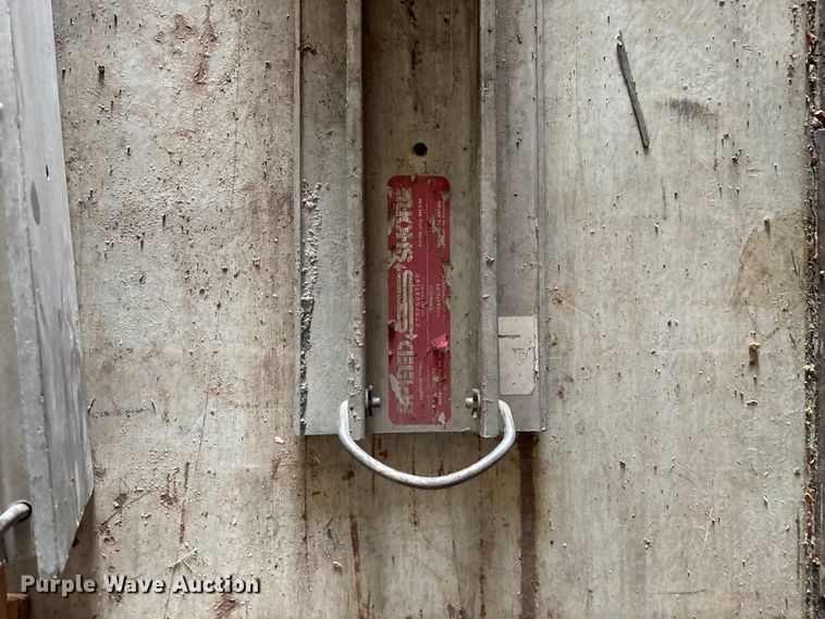 image for item EN5931 Speed Shore hydraulic shoring system