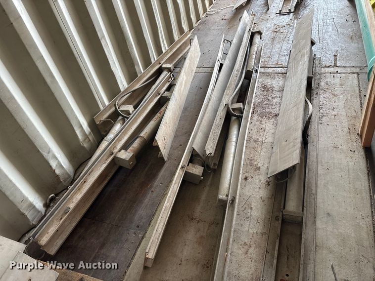 image for item EN5931 Speed Shore hydraulic shoring system