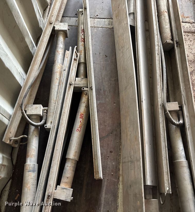 image for item EN5931 Speed Shore hydraulic shoring system