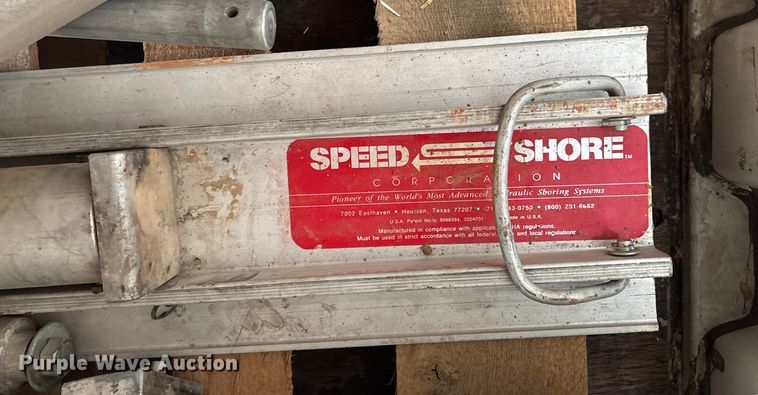 image for item EN5931 Speed Shore hydraulic shoring system