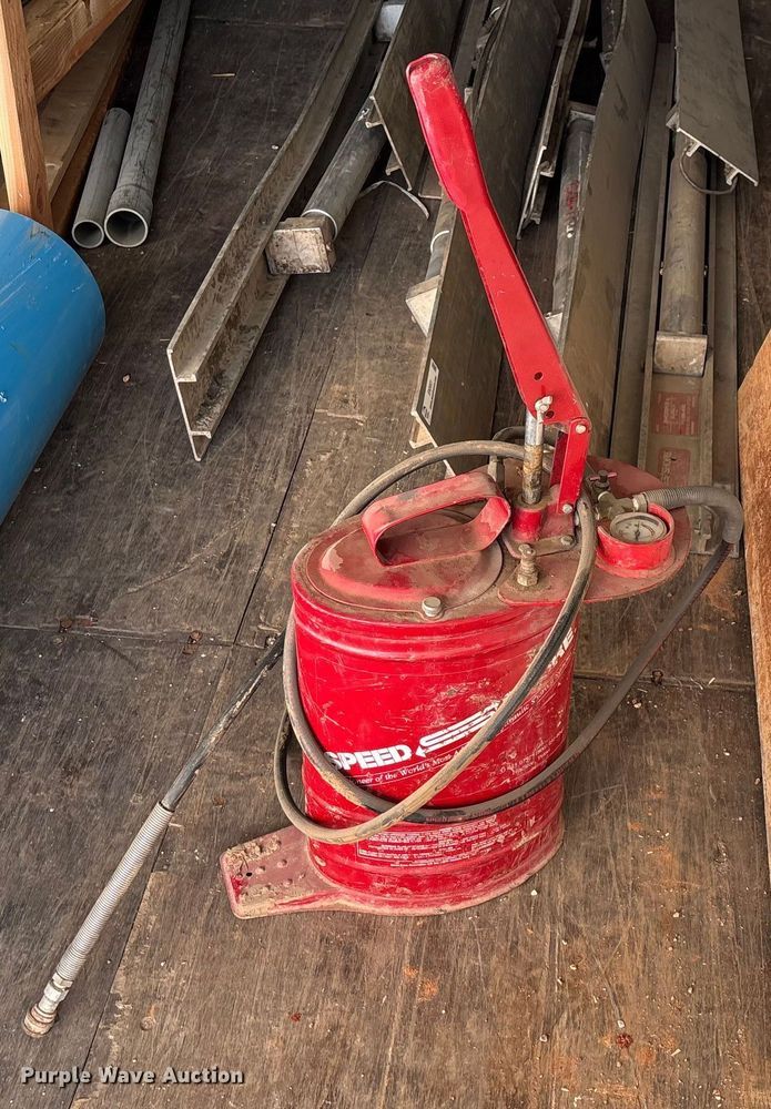 image for item EN5931 Speed Shore hydraulic shoring system