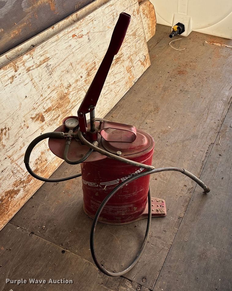 image for item EN5931 Speed Shore hydraulic shoring system