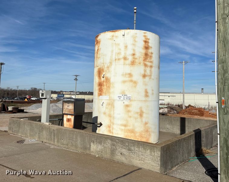 image for item EN5933 Fuel tank