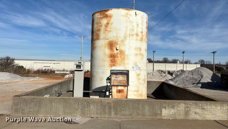 image for item EN5933 Fuel tank