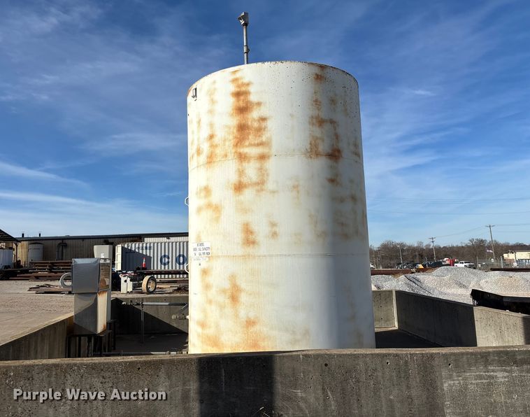 image for item EN5933 Fuel tank