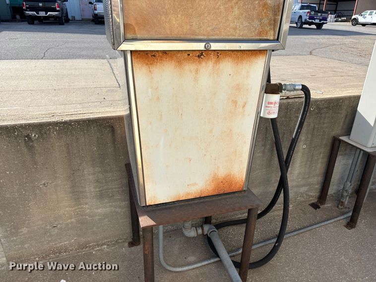 image for item EN5933 Fuel tank