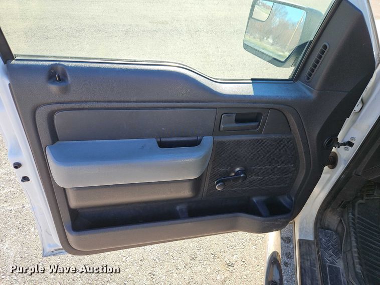 image for item EO4872 2011 Ford F150 pickup truck