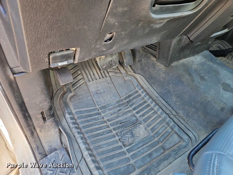 image for item EO4872 2011 Ford F150 pickup truck