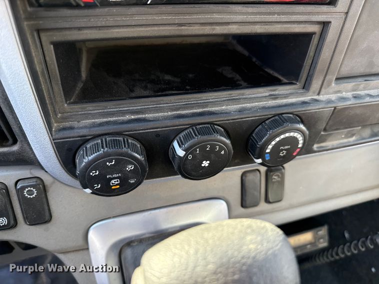 image for item EP2661 2020 Mitsubishi Fuso box truck